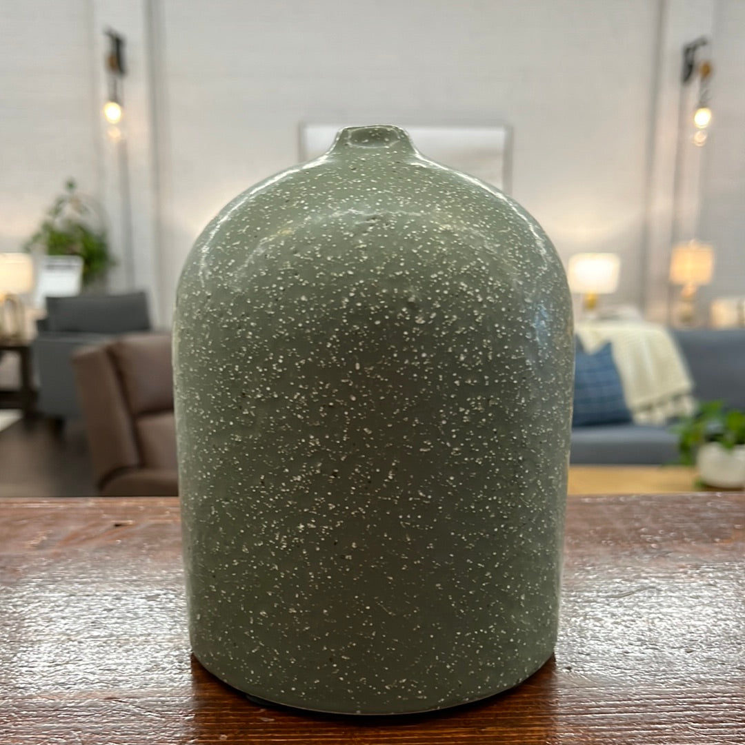 A2C00203SV DORELIA SMALL GREEN VASE