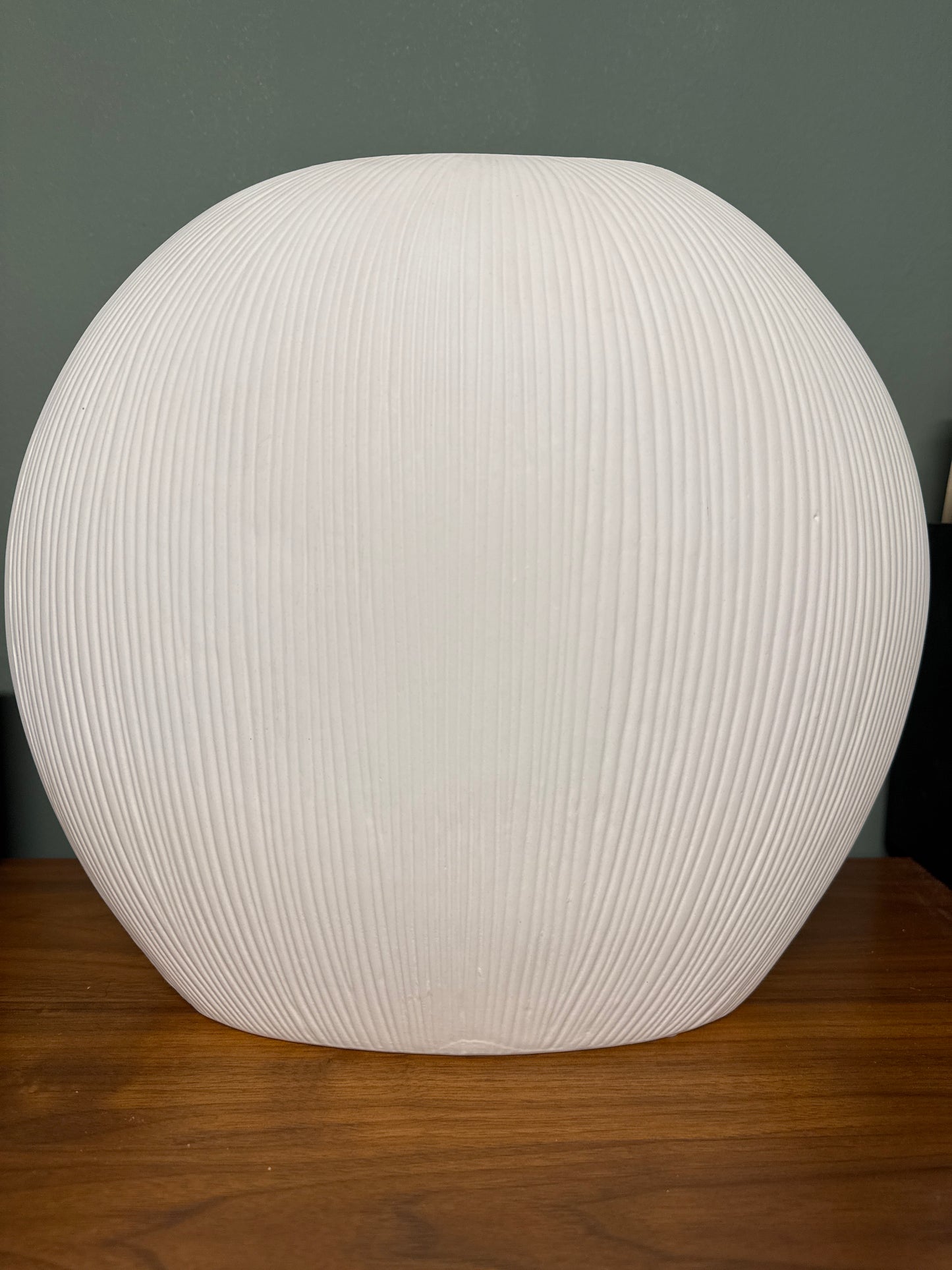 LARGE CREAM OVAL VASE