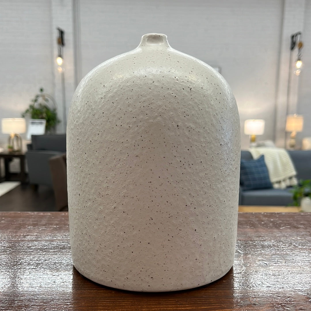 A2C00203MV DORELIA MEDIUM WHITE VASE