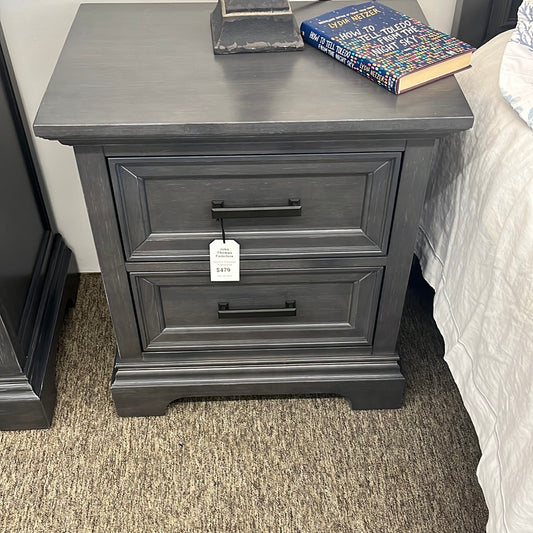 BD105-3002 SUMMIT 2 DRAWER NIGHTSTAND HEATHER GRAY