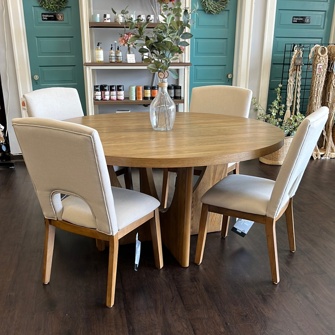 D783-50 DAKMORE DINING TABLE