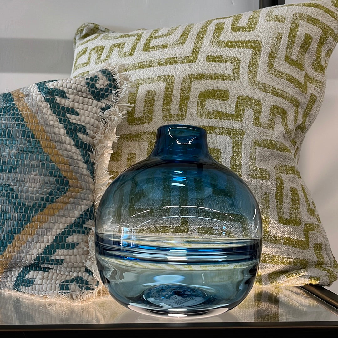 A2000539 BLUE GLASS LEMMITT VASE