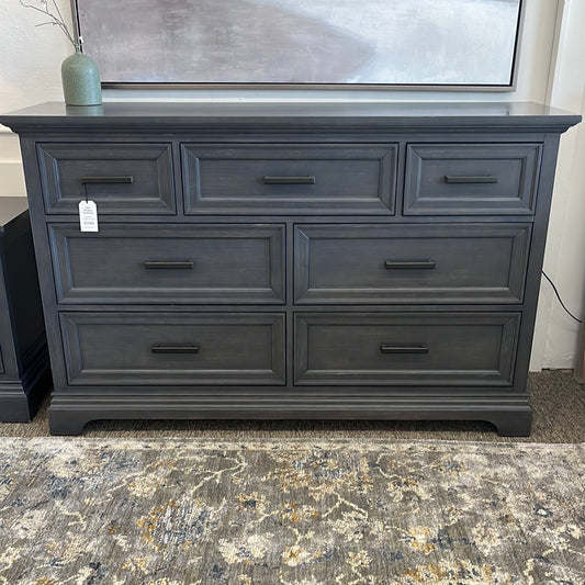 BD105-3007 SUMMIT 7 DRAWER DRESSER HEATHER GRAY