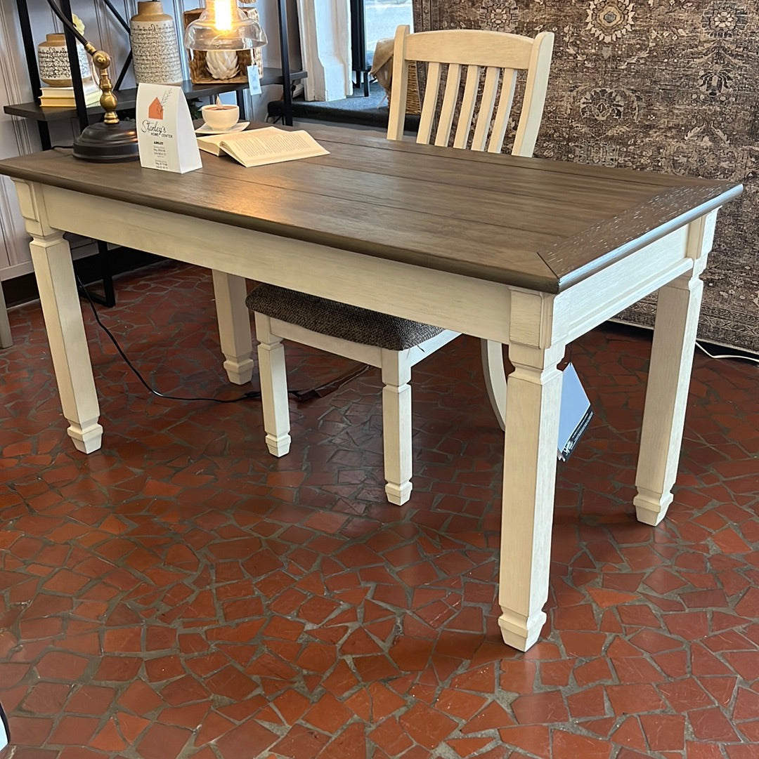 H647-44 BOLANBURG DESK